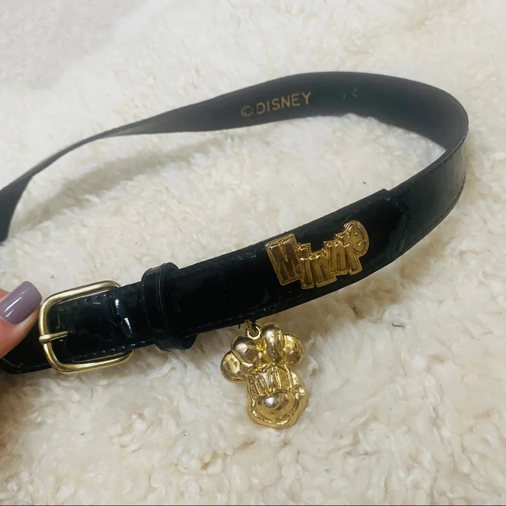 VINTAGE RETRO DISNEY MINNIE MOUSE BELT WITH CHARM BLACK PATENT FAUX LEATHER